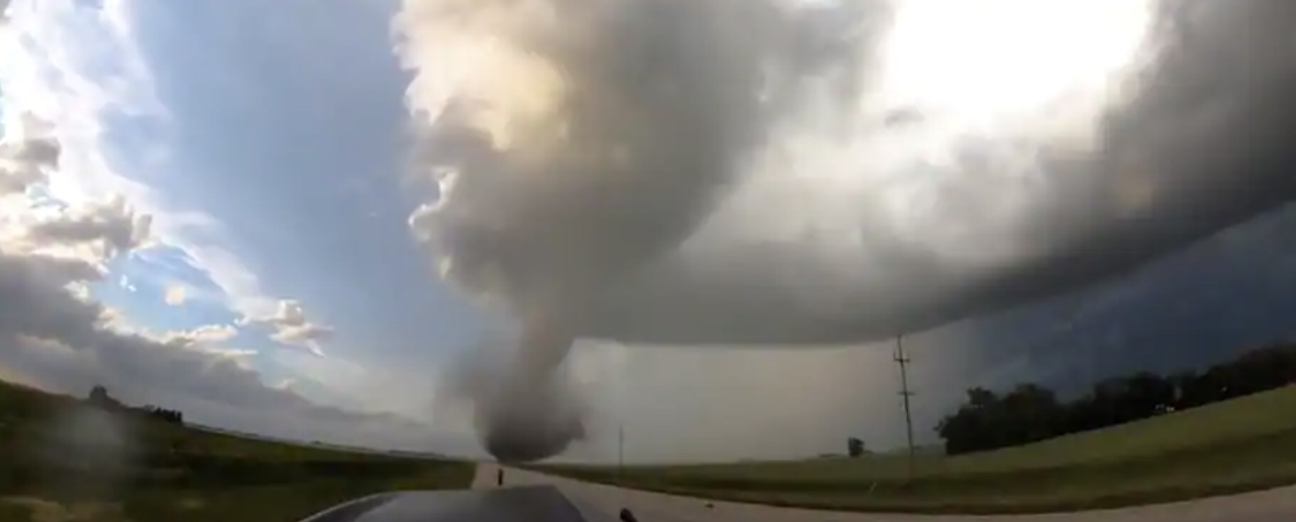 Tornado starting, journal of wild culture ©2020